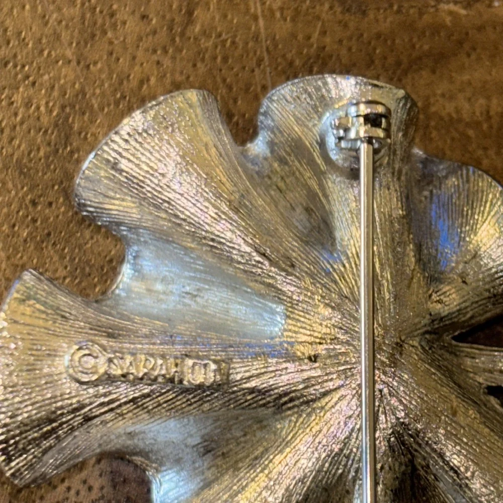 Vintage Sarah Coventry Scalloped Leaf Brooch 1970s Silver Tone